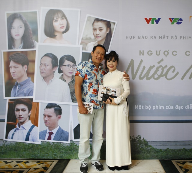 “Em bé Hà Nội” Lan Hương lên tiếng về việc “nghiện” thẩm mỹ, mặt biến dạng - 3 NSND Lan Hương và NSƯT Hoàng Hải.