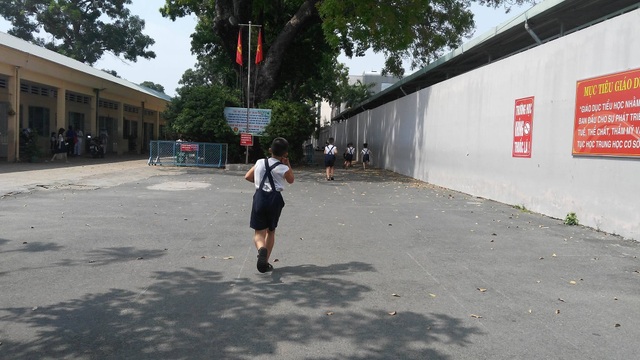Nhà trường “trốn” báo chí và sự im lặng đáng sợ - 1 Lãnh đạo Trường tiểu học Lương Thế Vinh né tránh báo chi hoàn toàn khi có phụ huynh phản ánh con bị xâm hại tại trường