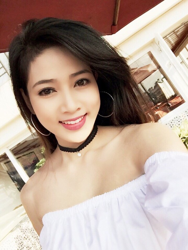 Nhan sắc nóng bỏng bạn gái cũ nam diễn viên Người phán xử - 1 Thanh Hằng từng phải làm những công việc như rửa bát, bưng bê... để được đi học khóa đào tạo diễn viên và người mẫu.