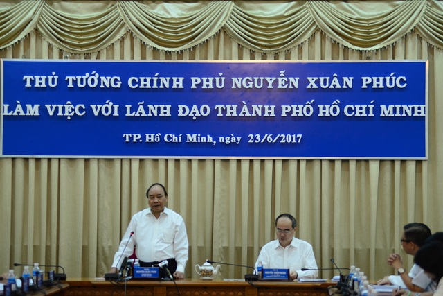Thứ trưởng Bộ Quốc Phòng: Quân đội sẽ thôi làm kinh tế - 1 Vấn đề xoá sân golf, mở rộng sân bay được đưa ra bàn tại buổi làm việc của Thủ tướng Nguyễn Xuân Phúc với lãnh đạo TPHCM