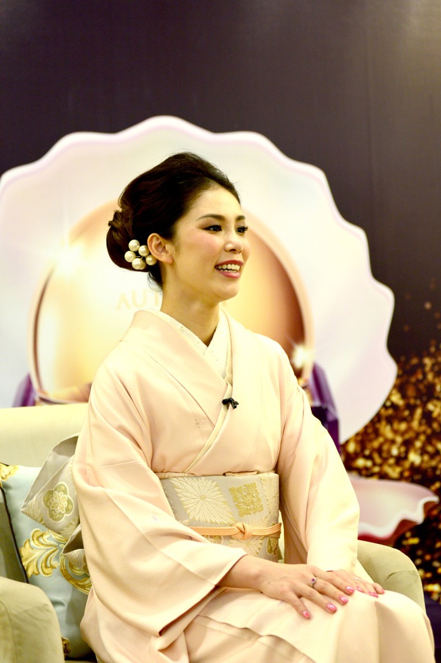 Hoa hậu Hoàn vũ 2007 Riyo Mori: “Trở lại Việt Nam tôi thấy như về nhà” - 8 Hoa hậu Hoàn vũ 2007 Riyo Mori: “Trở lại Việt Nam tôi thấy như về nhà” - 8