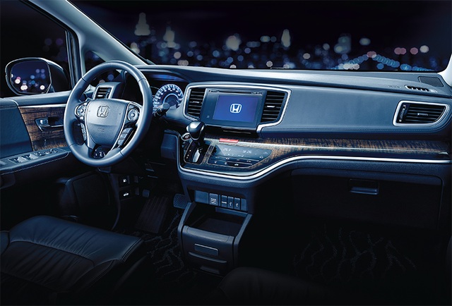 Honda nâng cấp Odyssey với giá bán 1,99 tỉ đồng - 2 Honda Việt Nam còn cho biết mức tiêu thụ nhiên liệu của chiếc Odyssey vào khoảng 7,9L/100km ở đường hỗn hợp.