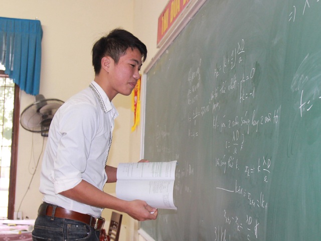 “Chạy nước rút” cho kỳ thi THPT quốc gia 2017 - 3
Với hai môn thi tổ hợp đòi hỏi thí sinh phải có kiến thức bao quát, lượng kiến thức ôn tập cũng lớn hơn các năm khác.