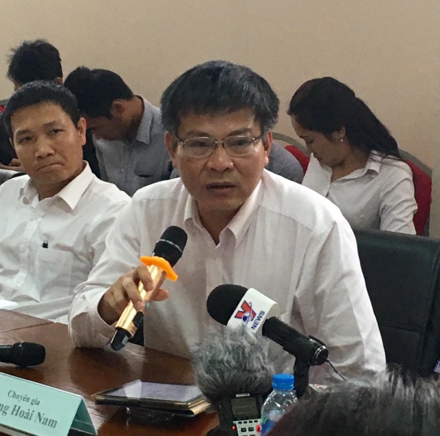 “Thổ công” vỉa hè đã bị... đánh tráo! - 2 Ông Lương Hoài Nam cho rằng thổ công của vỉa hè đang bị đánh tráo