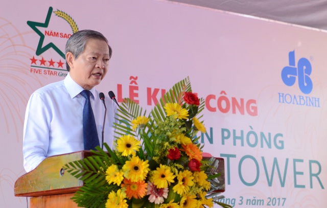 TP Hồ Chí Minh: Khởi công xây dựng dự án cao ốc văn phòng Five Star - 1
Ông Lê Văn Khoa, Phó Chủ tịch UBND TPHCM:Với việc khởi công cao ốc văn phòng Five Star Tower cao 19 tầng hôm nay, tôi mong muốn công trình tạo ra một không gian làm việc văn minh hiện đại, mang lại sinh thái xanh và bền vững