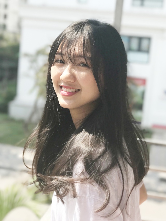 Nữ sinh 19 tuổi chuẩn “con nhà người ta”: vừa đẹp, vừa giỏi, vừa duyên - 1 Nữ sinh Phạm Thị Thanh Mỹ - hot girl năm nhất của trường ĐH Kinh tế quốc dân