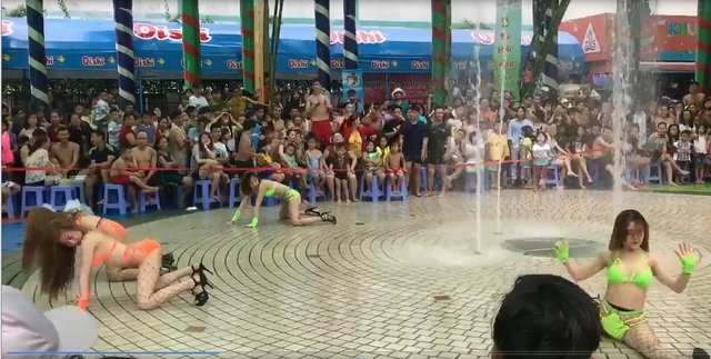 Công viên Đầm Sen xin lỗi sau vụ vũ công mặc sexy nhảy phản cảm - 1 Hình ảnh nhảy phản cảm tại Công viên nước Đầm Sen vấp phải phản đối mạnh mẽ từ dư luận