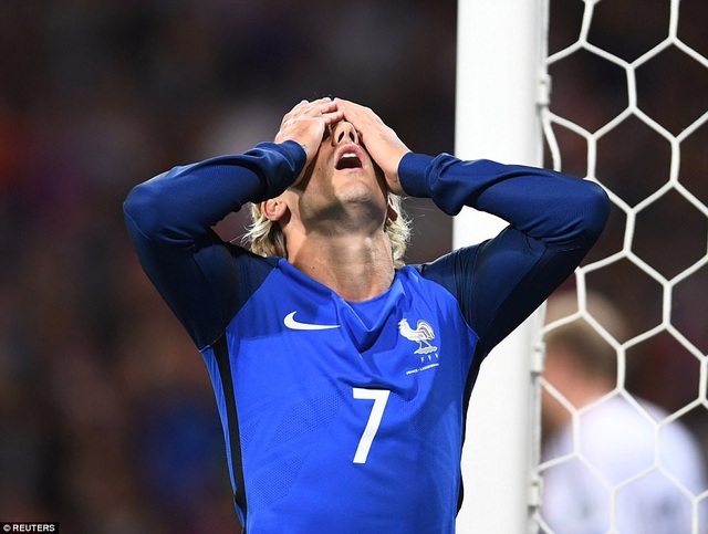 Pháp bất ngờ chia điểm trên sân nhà trước "tí hon" Luxembourg - 1
Griezmann tiếc nuối sau tình huống dứt điểm không thành trước khung thành của Luxembourg