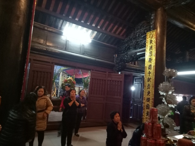 Đón giao thừa cùng tiếng chuông chùa đồng loạt ngân vang - 11 Đón giao thừa cùng tiếng chuông chùa đồng loạt ngân vang - 11