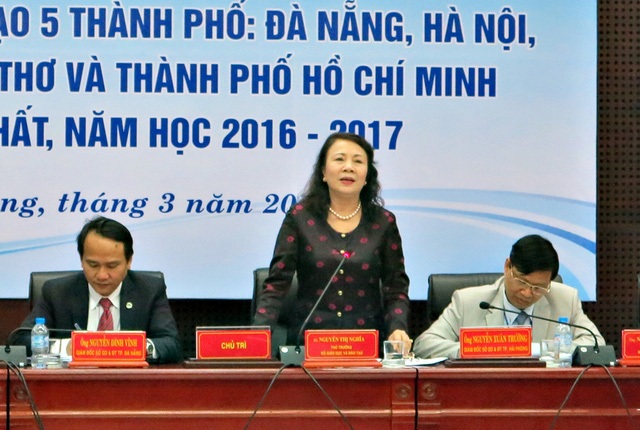 Cần quan tâm đến đạo đức, phẩm chất nhà giáo - 5
Thứ trưởng Bộ GD-ĐT Nguyễn Thị Nghĩa: Nâng cao chất lượng đội ngũ giáo viên không chỉ xét trình độ chuyên môn đầu vào, mà còn cả đạo đức, kỹ năng nghề nghiệp.