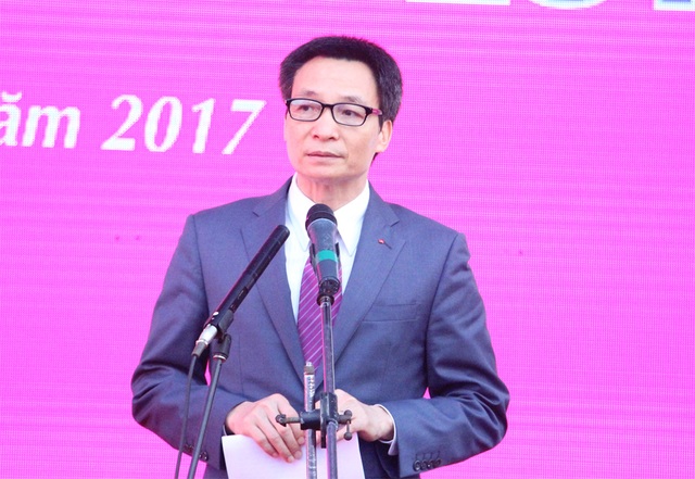 Hội báo toàn quốc: “Báo chí Việt Nam đồng hành cùng Đất nước đổi mới” - 4
Phó Thủ tướng Vũ Đức Đam: Mỗi nhà báo cần là một chiến sĩ tiên phong trong chống tiêu cực, trong nêu gương thực hiện pháp luật, đề cao đạo đức, lối sống văn minh (Ảnh: Nguyễn Dương).