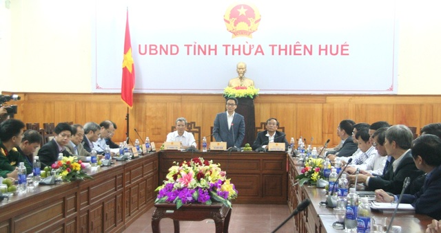 Phó Thủ tướng Vũ Đức Đam: Cần thay đổi căn bản y tế cơ sở Thừa Thiên Huế - 1
Phó Thủ tướng Vũ Đức Đam làm việc với tỉnh Thừa Thiên Huế chiều 30/3 về nhiều vấn đề y tế