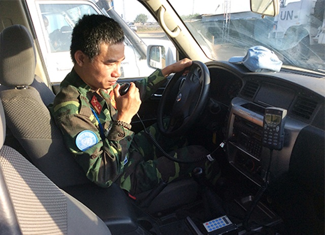 Trung tá Trần Nam Ngạn trên đường làm nhiệm vụ ở Nam Sudan.