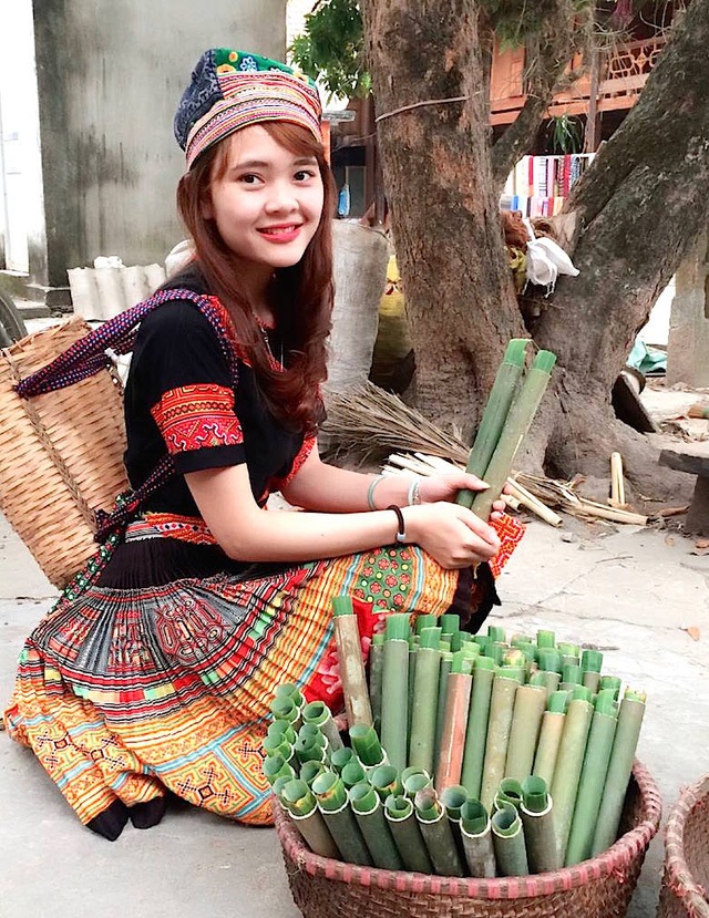 Một gia đình nghèo người Thái có 3 con gái học đại học - 4
Em Pay Thị Huyền hiện đang học năm cuối Học viện Hành chính Quốc gia tại Hà Nội.