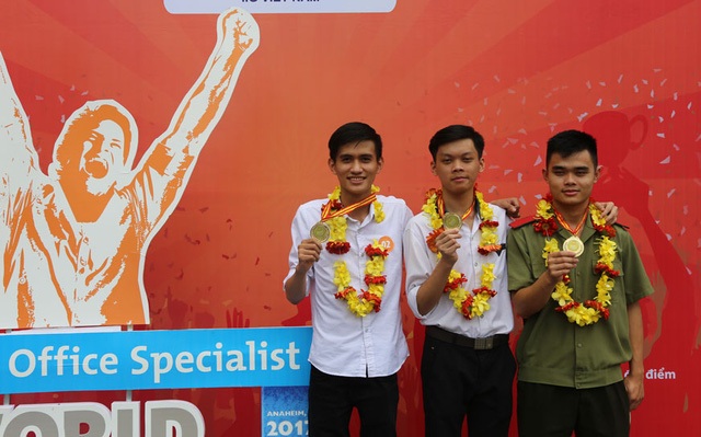 Nhà vô địch 16 tuổi tham dự chung kết nhà vô địch tin học văn phòng tại Mỹ - 1 Nhà vô địch 16 tuổi tham dự chung kết nhà vô địch tin học văn phòng tại Mỹ - 1