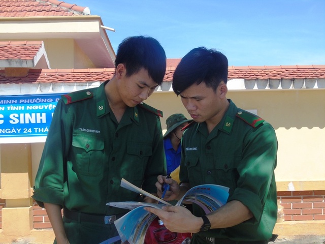 Đề GDCD, Sử và Địa đều dễ, thí sinh phấn khởi kết thúc kỳ thi - 7 Nhiều thí sinh tại Quảng Bình nhận xét đề thi Lịch sử và Địa lý không khó. (Ảnh Tiến Thành)