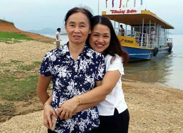 Có một mẹ chồng không giống phim: Tự đun nước, gội đầu cho con dâu - 1 Nhìn hai mẹ con tình cảm, nhiều người tưởng rằng, bà là mẹ đẻ của chị Nga (Ảnh: Nhân vật cung cấp).