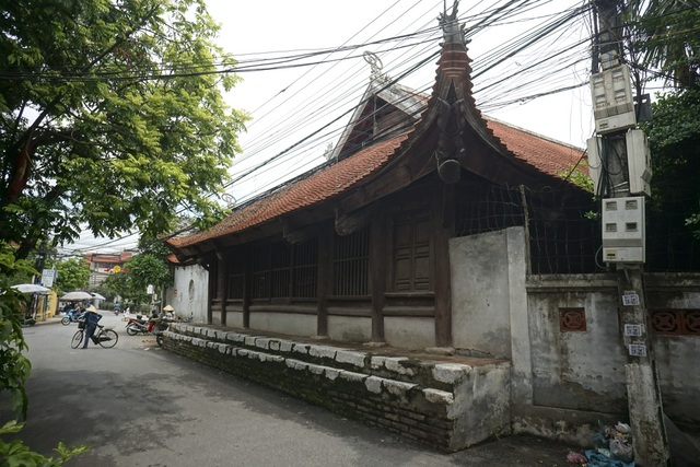 Báu vật giếng Chăm cổ xứ Đoài - 2
Đình làng Đại Phùng nhìn bên ngoài cũng giống như các ngồi đình ở các làng quê Bắc Bộ. Gần như chỉ có người dân địa phương mới biết tới sự tồn tại của giếng cổ bên trong.