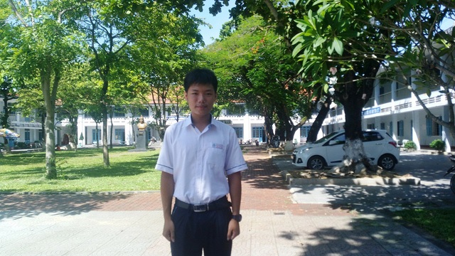 Thủ khoa 29,8 điểm khối B mơ ước làm bác sĩ chữa bệnh giúp người nghèo - 1
Chân dung cậu học trò Nguyễn Khoa Bảo, thủ khoa tỉnh Thừa Thiên Huế năm 2017.