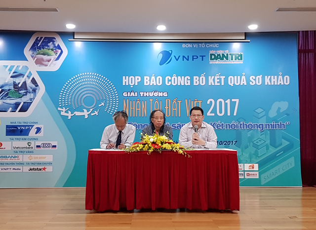 Giải thưởng NTĐV 2017: 17 sản phẩm lọt vào vòng Chung khảo lĩnh vực CNTT - 1
BTC Giải thưởng Nhân tài Đất Việt 2017 trả lời phỏng vấn của báo chí.