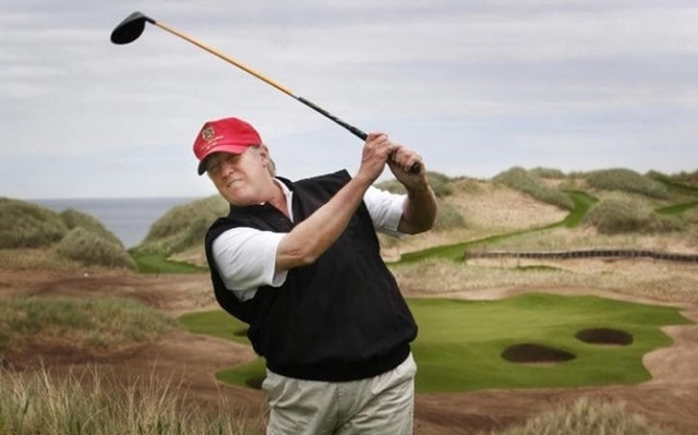 Nhật mang nhiều kỳ vọng trong trận golf lịch sử với ông Trump - 2 Tân Tổng thống Trump trong một trận golf. Ảnh PA