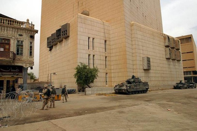 Ai cướp 1 tỉ USD của Saddam Hussein? - 2 Ngân hàng Trung ương Iraq.