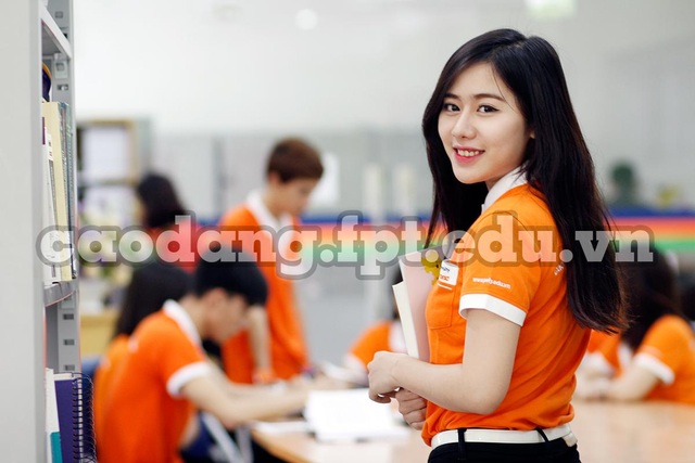 Toàn cảnh tư vấn “Chọn việc làm hay chọn bằng cấp?” - 8 Sinh viên Cao đẳng thực hành FPT Polytechnic có tỉ lệ ra trường có việc làm cao, lên tới 98%.