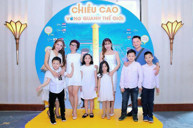 Sao Việt “khoe” bí quyết bổ sung 50% lượng canxi hàng ngày cho con - 1 Dàn sao Việt cùng hội ngộ chia sẻ bí quyết nuôi con khỏe.