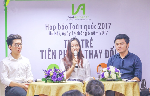 Mỹ tạm “khép cửa biên giới", cơ hội nào cho du học sinh Việt? - 1
Ba khách mời Vũ Tuấn Minh, Nguyễn Phương Anh và Võ Tuấn Sơn (từ trái qua).