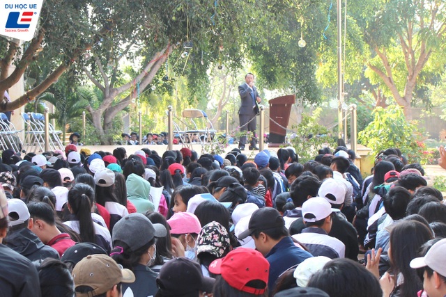 Nên chọn học tại Việt Nam hay du học: Kỳ 1 - Chơi vơi chọn ngành chọn nghề - 1 Nên chọn học tại Việt Nam hay du học: Kỳ 1 - Chơi vơi chọn ngành chọn nghề - 1