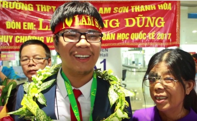 Thanh Hóa: Thưởng 100 triệu đồng cho học sinh giành huy chương vàng Olympic Quốc tế - 1 Em Lê Quang Dũng, học sinh trường THPT chuyên Lam Sơn đã giành Huy chương Vàng quốc tế môn Toán