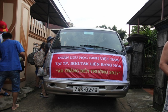 DHS Việt tại Nga về nước xây công trình phụ, tu bổ trường học ở bản Rào Con - 1 DHS Việt tại Nga về nước xây công trình phụ, tu bổ trường học ở bản Rào Con - 1