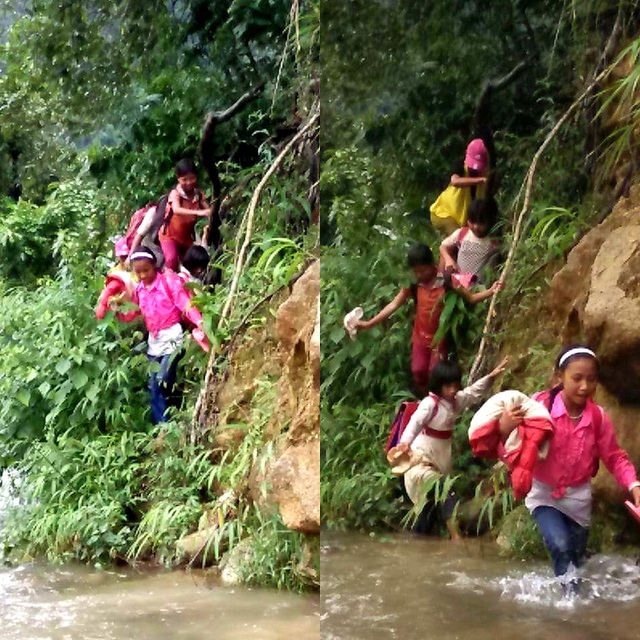 “Thót tim” cung đường mùa tựu trường của thầy cô giáo vùng cao - 1 Thầy cô và học sinh đi qua khe núi trước khi vượt suối.