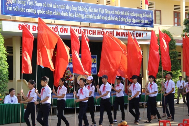 Rộn ràng lễ khai giảng năm học mới trên mọi miền Tổ quốc - 55 Lễ khai giảng năm học mới tại trường THCS Hùng Vương