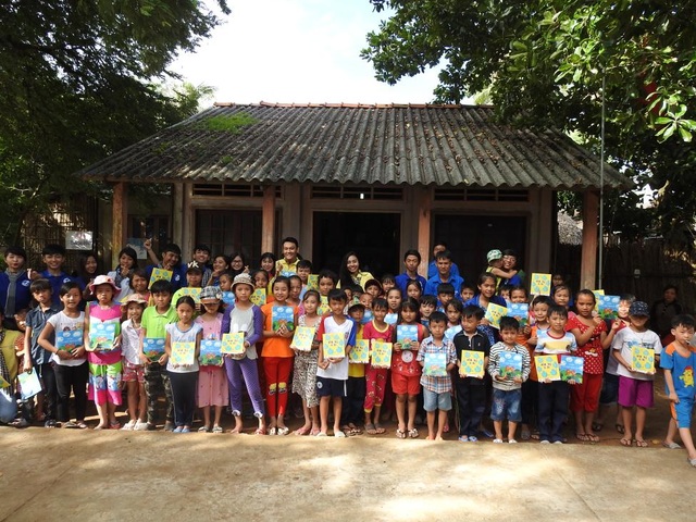 Sức trẻ mùa hè xanh hòa cùng hành trình "Mizuiku - Em yêu nước sạch" 2017 - 1 Mỗi chiến sỹ Mùa Hè Xanh là những đại sứ truyền tải kiến thức nước sạch trong hành trình “Mizuiku – Em yêu nước sạch” 2017