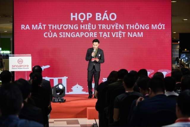 Hoàng Bách trở thành đại sứ chiến dịch cho thương hiệu du lịch Singapore - 1 Họp báo ra mắt thương hiệu truyền thông mới tại TP.HCM ngày 22/09/2017