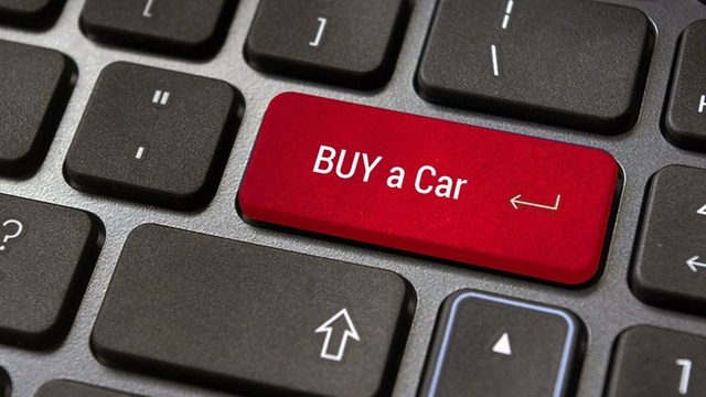 Loạn buôn ô tô online: Lướt web mua xe, ôm hận mất tiền oan - 2
Khách hàng cần kiểm tra thực tế xe trước khi xuống tiền mua
