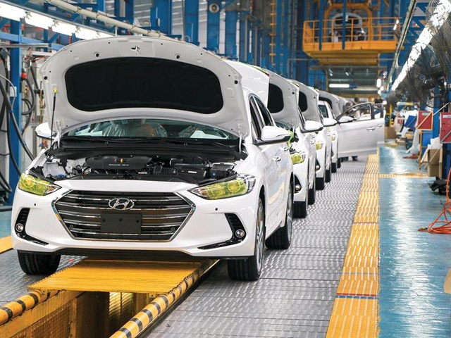 Ô tô nội địa rẻ hơn 20%: 2018 bùng nổ xe hơi Việt giảm giá - 2
Từ 2018, dự báo giá xe trong nước sẽ rẻ