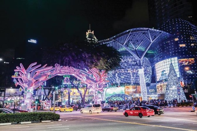 Singapore - Điểm đến thần tiên cho cả gia đình mùa lễ hội cuối năm - 1 Trong mùa Giáng Sinh 2017 và cận kề Năm mới 2018, Singapore khoác lên mình những chiếc áo lộng lẫy được kết tinh từ hàng ngàn bóng đèn sắc màu lấp lánh.