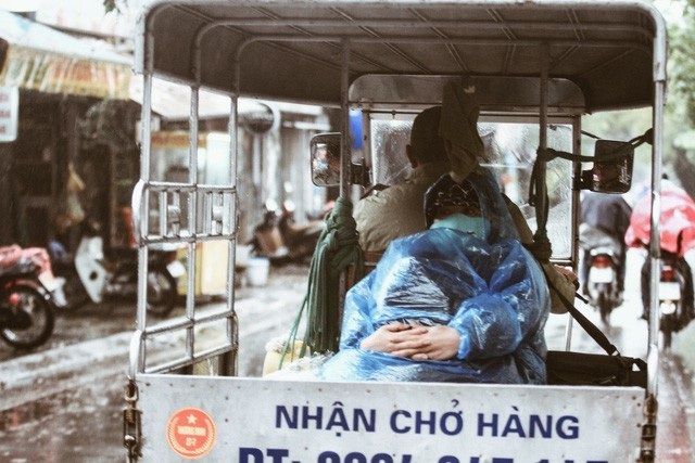 Nhọc nhằn phận người mưu sinh trong giá lạnh - 2 Những chuyến hàng trong giá lạnh. Ảnh: HP