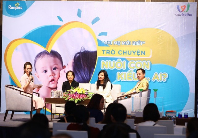 Chuyên gia tư vấn giúp mẹ Việt tự tin nuôi con khoa học - 1 MC Đan Lê, cô Tô Thị Điền, Nhà báo Thu Hà và Tiến sĩ Tâm lý Huỳnh Văn Sơn trong buổi trò chuyện