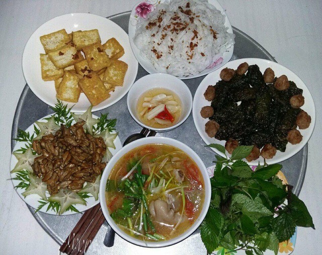 Cô vợ suốt ngày than béo nhưng lúc nào cũng nấu la liệt đồ ăn - 4 Cô vợ suốt ngày than béo nhưng lúc nào cũng nấu la liệt đồ ăn - 4