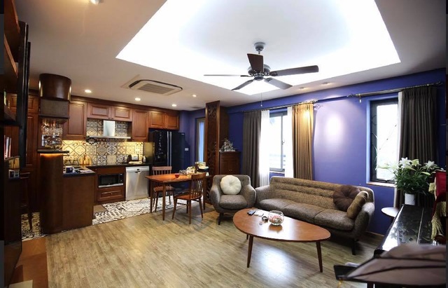 Chốn đi về sang giàu của 4 mỹ nhân hot nhất "Người phán xử" - 5 Phòng khách được bố trí hợp lý ngay cạnh phòng ăn nhưng không tạo cảm giác chật hẹp.