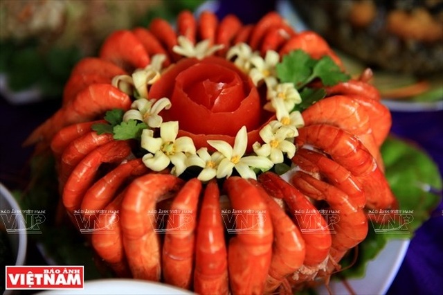 Khám phá vẻ đẹp hùng vĩ, thơ mộng và bí ẩn của Pù Mát - 16 Món tôm khe hấp là một trong những đặc sản nổi tiếng của sông Giăng.