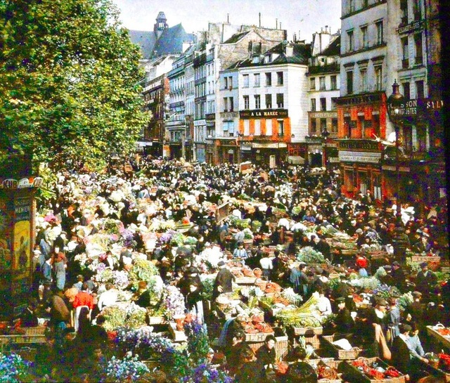 Chợ trời ở Paris, chụp năm 1914.