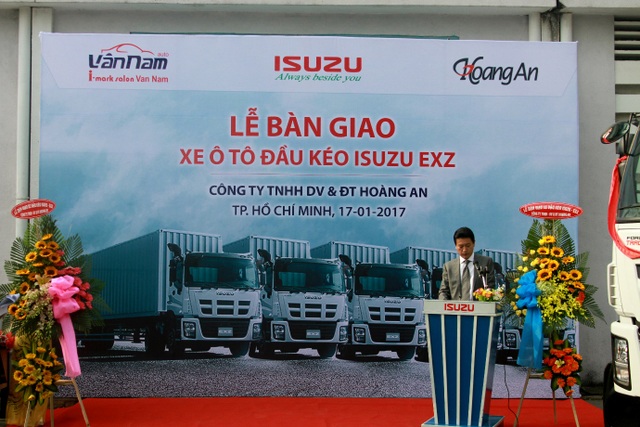 Isuzu Việt Nam bàn giao lô 10 xe đầu kéo EXZ cho Hoàng An - 2