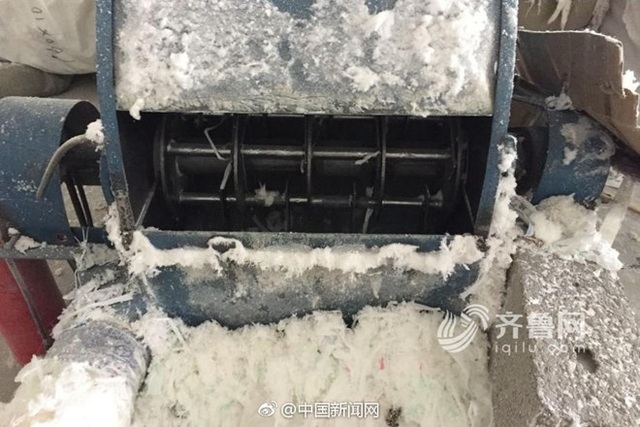 Bí mật gây sốc tại xưởng sản xuất bỉm người lớn từ rác thải tái chế - 3 Bí mật gây sốc tại xưởng sản xuất bỉm người lớn từ rác thải tái chế - 3