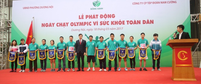 Hơn 1.000 người tham gia giải chạy tại Khu đô thị Dương Nội - 2 Hơn 1.000 người tham gia giải chạy tại Khu đô thị Dương Nội - 2