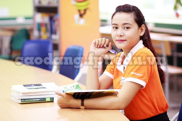 Toàn cảnh tư vấn “Chọn việc làm hay chọn bằng cấp?” - 9 Môi trường học đề cao thực hành, thực tập tại doanh nghiệp giúp sinh viên FPT Polytechnic có khả năng cạnh tranh cao, nhanh làm được việc trong môi trường thực tế.