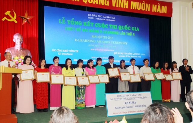 Bộ GD&ĐT trao giải cho 168 bài giảng điện tử xuất sắc trên toàn quốc - 2 Hơn 5000 sản phẩm chất lượng sẽ được đưa lên kho bài giảng e-Learning quốc gia. (Ảnh: Chử Quyết Tiến)